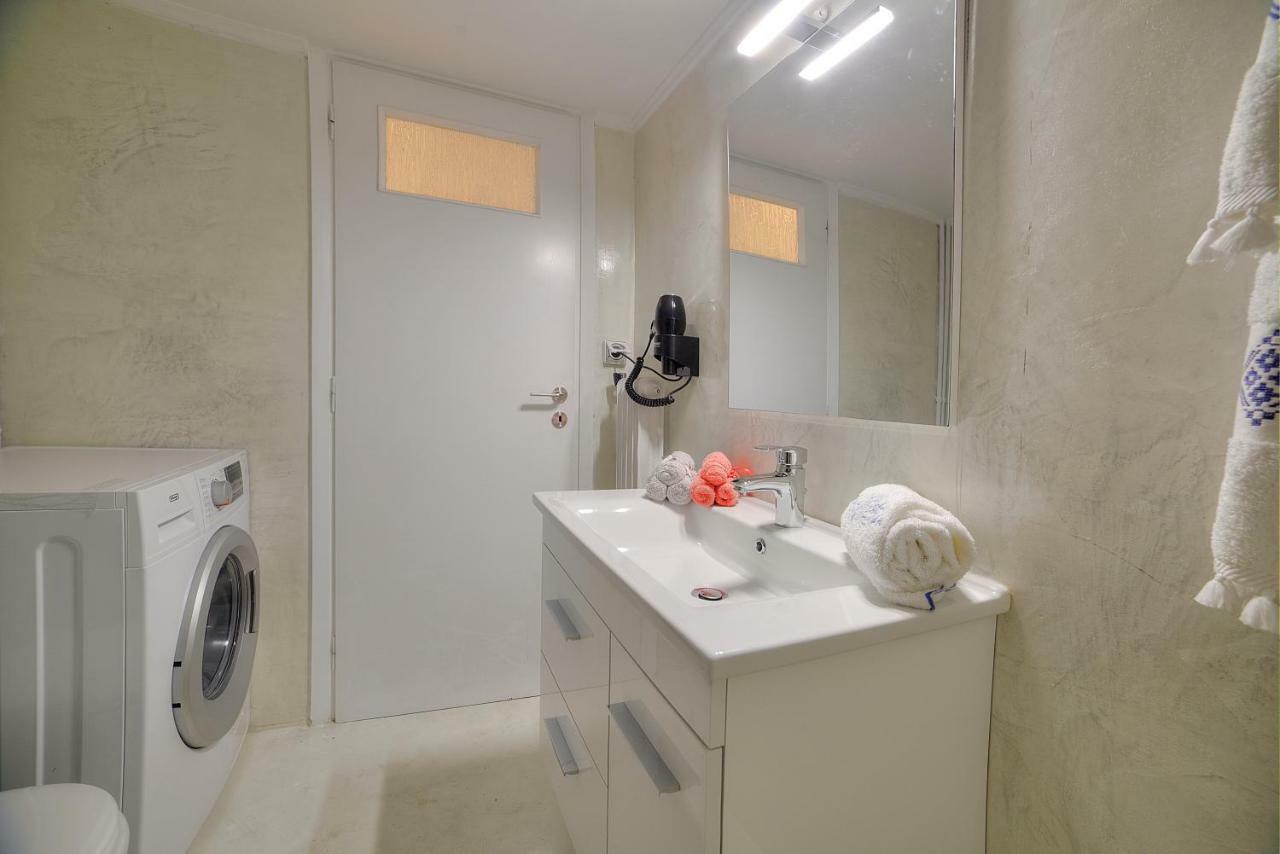 Unique Apartment In Glyfada Center Athena Bagian luar foto