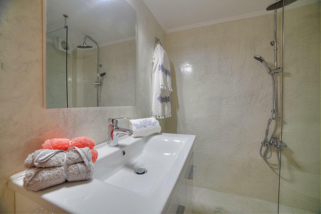 Unique Apartment In Glyfada Center Athena Bagian luar foto